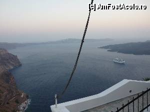 [P13] Un vas de croaziera a sosit in Santorini!  » foto by octaviansz
 - 
<span class="allrVoted glyphicon glyphicon-heart hidden" id="av357760"></span>
<a class="m-l-10 hidden" id="sv357760" onclick="voting_Foto_DelVot(,357760,12105)" role="button">șterge vot <span class="glyphicon glyphicon-remove"></span></a>
<a id="v9357760" class=" c-red"  onclick="voting_Foto_SetVot(357760)" role="button"><span class="glyphicon glyphicon-heart-empty"></span> <b>LIKE</b> = Votează poza</a> <img class="hidden"  id="f357760W9" src="/imagini/loader.gif" border="0" /><span class="AjErrMes hidden" id="e357760ErM"></span>