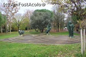 [P79] Rimini, Parco Alcide Cervi la capătul lui este Monumento alla Resistenza » foto by mprofeanu
 - 
<span class="allrVoted glyphicon glyphicon-heart hidden" id="av1342077"></span>
<a class="m-l-10 hidden" id="sv1342077" onclick="voting_Foto_DelVot(,1342077,12117)" role="button">șterge vot <span class="glyphicon glyphicon-remove"></span></a>
<a id="v91342077" class=" c-red"  onclick="voting_Foto_SetVot(1342077)" role="button"><span class="glyphicon glyphicon-heart-empty"></span> <b>LIKE</b> = Votează poza</a> <img class="hidden"  id="f1342077W9" src="/imagini/loader.gif" border="0" /><span class="AjErrMes hidden" id="e1342077ErM"></span>