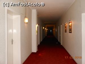 [P09] Hotel Odessos - Holul dinspre camerele de la etajul 3.  » foto by iulianic
 - 
<span class="allrVoted glyphicon glyphicon-heart hidden" id="av953369"></span>
<a class="m-l-10 hidden" id="sv953369" onclick="voting_Foto_DelVot(,953369,12176)" role="button">șterge vot <span class="glyphicon glyphicon-remove"></span></a>
<a id="v9953369" class=" c-red"  onclick="voting_Foto_SetVot(953369)" role="button"><span class="glyphicon glyphicon-heart-empty"></span> <b>LIKE</b> = Votează poza</a> <img class="hidden"  id="f953369W9" src="/imagini/loader.gif" border="0" /><span class="AjErrMes hidden" id="e953369ErM"></span>