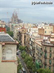 [P15] Sagrada familia vazuta de pe acoperisul La Pedrera » foto by station5*
 - 
<span class="allrVoted glyphicon glyphicon-heart hidden" id="av255624"></span>
<a class="m-l-10 hidden" id="sv255624" onclick="voting_Foto_DelVot(,255624,12198)" role="button">șterge vot <span class="glyphicon glyphicon-remove"></span></a>
<a id="v9255624" class=" c-red"  onclick="voting_Foto_SetVot(255624)" role="button"><span class="glyphicon glyphicon-heart-empty"></span> <b>LIKE</b> = Votează poza</a> <img class="hidden"  id="f255624W9" src="/imagini/loader.gif" border="0" /><span class="AjErrMes hidden" id="e255624ErM"></span>