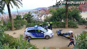 [P101] 102. Parcul Guell si poliţia urbană » foto by nickro
 - 
<span class="allrVoted glyphicon glyphicon-heart hidden" id="av340033"></span>
<a class="m-l-10 hidden" id="sv340033" onclick="voting_Foto_DelVot(,340033,12198)" role="button">șterge vot <span class="glyphicon glyphicon-remove"></span></a>
<a id="v9340033" class=" c-red"  onclick="voting_Foto_SetVot(340033)" role="button"><span class="glyphicon glyphicon-heart-empty"></span> <b>LIKE</b> = Votează poza</a> <img class="hidden"  id="f340033W9" src="/imagini/loader.gif" border="0" /><span class="AjErrMes hidden" id="e340033ErM"></span>