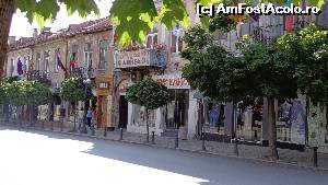 [P02] Strada principala si Hotelul Anhea (intrarea doar, hotelul este undeva la etaj si in spate...)  » foto by eliana77
 - 
<span class="allrVoted glyphicon glyphicon-heart hidden" id="av650447"></span>
<a class="m-l-10 hidden" id="sv650447" onclick="voting_Foto_DelVot(,650447,12385)" role="button">șterge vot <span class="glyphicon glyphicon-remove"></span></a>
<a id="v9650447" class=" c-red"  onclick="voting_Foto_SetVot(650447)" role="button"><span class="glyphicon glyphicon-heart-empty"></span> <b>LIKE</b> = Votează poza</a> <img class="hidden"  id="f650447W9" src="/imagini/loader.gif" border="0" /><span class="AjErrMes hidden" id="e650447ErM"></span>