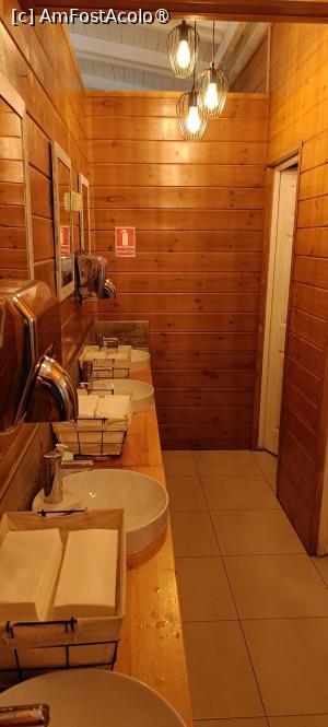 [P24] Toaleta restaurantului. » foto by tata123 🔱
 - 
<span class="allrVoted glyphicon glyphicon-heart hidden" id="av1522309"></span>
<a class="m-l-10 hidden" id="sv1522309" onclick="voting_Foto_DelVot(,1522309,12565)" role="button">șterge vot <span class="glyphicon glyphicon-remove"></span></a>
<a id="v91522309" class=" c-red"  onclick="voting_Foto_SetVot(1522309)" role="button"><span class="glyphicon glyphicon-heart-empty"></span> <b>LIKE</b> = Votează poza</a> <img class="hidden"  id="f1522309W9" src="/imagini/loader.gif" border="0" /><span class="AjErrMes hidden" id="e1522309ErM"></span>