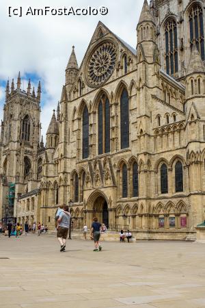 [P02] York Minster » foto by alxmst
 - 
<span class="allrVoted glyphicon glyphicon-heart hidden" id="av1231006"></span>
<a class="m-l-10 hidden" id="sv1231006" onclick="voting_Foto_DelVot(,1231006,12611)" role="button">șterge vot <span class="glyphicon glyphicon-remove"></span></a>
<a id="v91231006" class=" c-red"  onclick="voting_Foto_SetVot(1231006)" role="button"><span class="glyphicon glyphicon-heart-empty"></span> <b>LIKE</b> = Votează poza</a> <img class="hidden"  id="f1231006W9" src="/imagini/loader.gif" border="0" /><span class="AjErrMes hidden" id="e1231006ErM"></span>