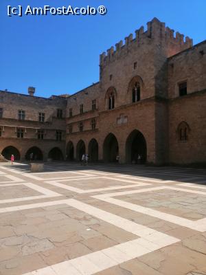 [P13] In curtea principala a Palatului » foto by Cristian_h
 - 
<span class="allrVoted glyphicon glyphicon-heart hidden" id="av1502316"></span>
<a class="m-l-10 hidden" id="sv1502316" onclick="voting_Foto_DelVot(,1502316,12653)" role="button">șterge vot <span class="glyphicon glyphicon-remove"></span></a>
<a id="v91502316" class=" c-red"  onclick="voting_Foto_SetVot(1502316)" role="button"><span class="glyphicon glyphicon-heart-empty"></span> <b>LIKE</b> = Votează poza</a> <img class="hidden"  id="f1502316W9" src="/imagini/loader.gif" border="0" /><span class="AjErrMes hidden" id="e1502316ErM"></span>