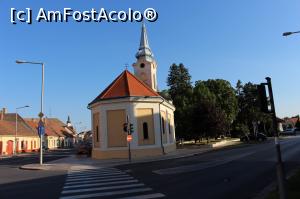 [P36] Mosonmagyarovar, Biserica din parc este o capelă » foto by mprofeanu
 - 
<span class="allrVoted glyphicon glyphicon-heart hidden" id="av909390"></span>
<a class="m-l-10 hidden" id="sv909390" onclick="voting_Foto_DelVot(,909390,12669)" role="button">șterge vot <span class="glyphicon glyphicon-remove"></span></a>
<a id="v9909390" class=" c-red"  onclick="voting_Foto_SetVot(909390)" role="button"><span class="glyphicon glyphicon-heart-empty"></span> <b>LIKE</b> = Votează poza</a> <img class="hidden"  id="f909390W9" src="/imagini/loader.gif" border="0" /><span class="AjErrMes hidden" id="e909390ErM"></span>
