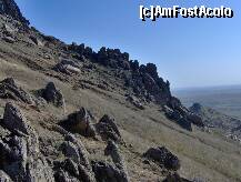 [P11] Munţii Cheii din Parcul Naţional Munţii Măcin - doar privind departe în jurul masivului puteam să îmi revin şi să realizez că nu sunt la 2500m în Meridionali! » foto by cc_iordachescu
 - 
<span class="allrVoted glyphicon glyphicon-heart hidden" id="av152839"></span>
<a class="m-l-10 hidden" id="sv152839" onclick="voting_Foto_DelVot(,152839,12680)" role="button">șterge vot <span class="glyphicon glyphicon-remove"></span></a>
<a id="v9152839" class=" c-red"  onclick="voting_Foto_SetVot(152839)" role="button"><span class="glyphicon glyphicon-heart-empty"></span> <b>LIKE</b> = Votează poza</a> <img class="hidden"  id="f152839W9" src="/imagini/loader.gif" border="0" /><span class="AjErrMes hidden" id="e152839ErM"></span>