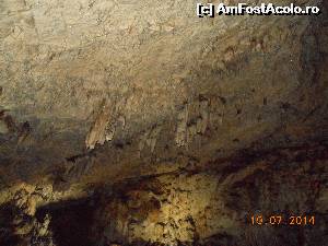 [P16] La Peştera Valea Cetăţii - Interior. Stalactite nu atât de multe şi nu atât de spectaculoase ca în alte peşteri.  » foto by iulianic
 - 
<span class="allrVoted glyphicon glyphicon-heart hidden" id="av542068"></span>
<a class="m-l-10 hidden" id="sv542068" onclick="voting_Foto_DelVot(,542068,12751)" role="button">șterge vot <span class="glyphicon glyphicon-remove"></span></a>
<a id="v9542068" class=" c-red"  onclick="voting_Foto_SetVot(542068)" role="button"><span class="glyphicon glyphicon-heart-empty"></span> <b>LIKE</b> = Votează poza</a> <img class="hidden"  id="f542068W9" src="/imagini/loader.gif" border="0" /><span class="AjErrMes hidden" id="e542068ErM"></span>