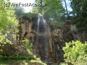 [P25] Cascada Pişoaia, de la distanţă.  » foto by Safta Radu
 - 
<span class="allrVoted glyphicon glyphicon-heart hidden" id="av862688"></span>
<a class="m-l-10 hidden" id="sv862688" onclick="voting_Foto_DelVot(,862688,12752)" role="button">șterge vot <span class="glyphicon glyphicon-remove"></span></a>
<a id="v9862688" class=" c-red"  onclick="voting_Foto_SetVot(862688)" role="button"><span class="glyphicon glyphicon-heart-empty"></span> <b>LIKE</b> = Votează poza</a> <img class="hidden"  id="f862688W9" src="/imagini/loader.gif" border="0" /><span class="AjErrMes hidden" id="e862688ErM"></span>