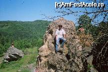 [P15] Lângă cascadă, bucăţi mari de rocă, aruncate parcă de un uriaş ici-colo » foto by Costi
 - 
<span class="allrVoted glyphicon glyphicon-heart hidden" id="av43568"></span>
<a class="m-l-10 hidden" id="sv43568" onclick="voting_Foto_DelVot(,43568,12752)" role="button">șterge vot <span class="glyphicon glyphicon-remove"></span></a>
<a id="v943568" class=" c-red"  onclick="voting_Foto_SetVot(43568)" role="button"><span class="glyphicon glyphicon-heart-empty"></span> <b>LIKE</b> = Votează poza</a> <img class="hidden"  id="f43568W9" src="/imagini/loader.gif" border="0" /><span class="AjErrMes hidden" id="e43568ErM"></span>