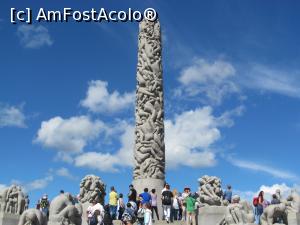 P37 [AUG-2016] Parcul Vigheland din Oslo cu sculpturi de copii, tătici, mămici, tema fiind Ciclul Vieții. Ex-tra-or-di-nar. 