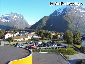 [P26] 26. De la fereastra hotelului din Åndalsnes se văd doi munți cu urme de zăpadă » foto by msnd
 - 
<span class="allrVoted glyphicon glyphicon-heart hidden" id="av480835"></span>
<a class="m-l-10 hidden" id="sv480835" onclick="voting_Foto_DelVot(,480835,12754)" role="button">șterge vot <span class="glyphicon glyphicon-remove"></span></a>
<a id="v9480835" class=" c-red"  onclick="voting_Foto_SetVot(480835)" role="button"><span class="glyphicon glyphicon-heart-empty"></span> <b>LIKE</b> = Votează poza</a> <img class="hidden"  id="f480835W9" src="/imagini/loader.gif" border="0" /><span class="AjErrMes hidden" id="e480835ErM"></span>