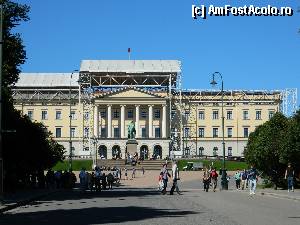 [P77] Oslo, Palatul Regal » foto by ileanaxperta*
 - 
<span class="allrVoted glyphicon glyphicon-heart hidden" id="av367395"></span>
<a class="m-l-10 hidden" id="sv367395" onclick="voting_Foto_DelVot(,367395,12754)" role="button">șterge vot <span class="glyphicon glyphicon-remove"></span></a>
<a id="v9367395" class=" c-red"  onclick="voting_Foto_SetVot(367395)" role="button"><span class="glyphicon glyphicon-heart-empty"></span> <b>LIKE</b> = Votează poza</a> <img class="hidden"  id="f367395W9" src="/imagini/loader.gif" border="0" /><span class="AjErrMes hidden" id="e367395ErM"></span>