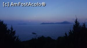 [P10] Rasarit de luna deasupra insulei Kefalonia, vedere dinspre capul Dukato » foto by c_vasile
 - 
<span class="allrVoted glyphicon glyphicon-heart hidden" id="av1034664"></span>
<a class="m-l-10 hidden" id="sv1034664" onclick="voting_Foto_DelVot(,1034664,12776)" role="button">șterge vot <span class="glyphicon glyphicon-remove"></span></a>
<a id="v91034664" class=" c-red"  onclick="voting_Foto_SetVot(1034664)" role="button"><span class="glyphicon glyphicon-heart-empty"></span> <b>LIKE</b> = Votează poza</a> <img class="hidden"  id="f1034664W9" src="/imagini/loader.gif" border="0" /><span class="AjErrMes hidden" id="e1034664ErM"></span>