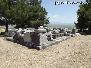 [P91] Monument din Priene » foto by irinad
 - 
<span class="allrVoted glyphicon glyphicon-heart hidden" id="av535092"></span>
<a class="m-l-10 hidden" id="sv535092" onclick="voting_Foto_DelVot(,535092,12809)" role="button">șterge vot <span class="glyphicon glyphicon-remove"></span></a>
<a id="v9535092" class=" c-red"  onclick="voting_Foto_SetVot(535092)" role="button"><span class="glyphicon glyphicon-heart-empty"></span> <b>LIKE</b> = Votează poza</a> <img class="hidden"  id="f535092W9" src="/imagini/loader.gif" border="0" /><span class="AjErrMes hidden" id="e535092ErM"></span>