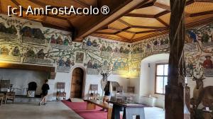 [P29] O usa masiva se deschide si ajungem in inima castelului Tratzberg, Sala mare a Habsburgilor, pe peretii careia este intins un arbore genealogic magnific, pe o lungime totala de 46 de metri, 148 de figuri decorand intreaga camera. Arborele genealogic incepe cu batalia lui Ottokar al Boemiei impotriva lui Rudolph de Habsburg in 1278 si se termină cu figuri ale lui Carol al V-lea care nu sunt insa finalizate. » foto by geani anto
 - 
<span class="allrVoted glyphicon glyphicon-heart hidden" id="av1419443"></span>
<a class="m-l-10 hidden" id="sv1419443" onclick="voting_Foto_DelVot(,1419443,12814)" role="button">șterge vot <span class="glyphicon glyphicon-remove"></span></a>
<a id="v91419443" class=" c-red"  onclick="voting_Foto_SetVot(1419443)" role="button"><span class="glyphicon glyphicon-heart-empty"></span> <b>LIKE</b> = Votează poza</a> <img class="hidden"  id="f1419443W9" src="/imagini/loader.gif" border="0" /><span class="AjErrMes hidden" id="e1419443ErM"></span>