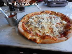 [P10] Iași - Restaurant "Mamma Mia". Pizza Capriciosa. » foto by iulianic
 - 
<span class="allrVoted glyphicon glyphicon-heart hidden" id="av1345878"></span>
<a class="m-l-10 hidden" id="sv1345878" onclick="voting_Foto_DelVot(,1345878,12895)" role="button">șterge vot <span class="glyphicon glyphicon-remove"></span></a>
<a id="v91345878" class=" c-red"  onclick="voting_Foto_SetVot(1345878)" role="button"><span class="glyphicon glyphicon-heart-empty"></span> <b>LIKE</b> = Votează poza</a> <img class="hidden"  id="f1345878W9" src="/imagini/loader.gif" border="0" /><span class="AjErrMes hidden" id="e1345878ErM"></span>