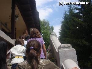 [P05] Casa Memoriala Mihail Sadoveanu - aglomeratie mare la intrare, am intalnit un grup de elevi veniti in excursie » foto by sunflower
 - 
<span class="allrVoted glyphicon glyphicon-heart hidden" id="av374415"></span>
<a class="m-l-10 hidden" id="sv374415" onclick="voting_Foto_DelVot(,374415,12941)" role="button">șterge vot <span class="glyphicon glyphicon-remove"></span></a>
<a id="v9374415" class=" c-red"  onclick="voting_Foto_SetVot(374415)" role="button"><span class="glyphicon glyphicon-heart-empty"></span> <b>LIKE</b> = Votează poza</a> <img class="hidden"  id="f374415W9" src="/imagini/loader.gif" border="0" /><span class="AjErrMes hidden" id="e374415ErM"></span>