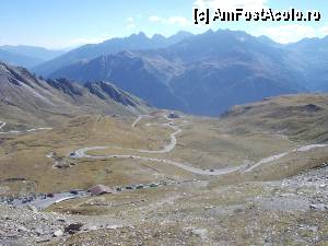 [P32] Großglockner Hochalpenstraße - drumul spre sud, văzut de pe Hochtor. În zare, mai jos, Walackhaus.  » foto by Dragoș_MD
 - 
<span class="allrVoted glyphicon glyphicon-heart hidden" id="av378058"></span>
<a class="m-l-10 hidden" id="sv378058" onclick="voting_Foto_DelVot(,378058,12945)" role="button">șterge vot <span class="glyphicon glyphicon-remove"></span></a>
<a id="v9378058" class=" c-red"  onclick="voting_Foto_SetVot(378058)" role="button"><span class="glyphicon glyphicon-heart-empty"></span> <b>LIKE</b> = Votează poza</a> <img class="hidden"  id="f378058W9" src="/imagini/loader.gif" border="0" /><span class="AjErrMes hidden" id="e378058ErM"></span>