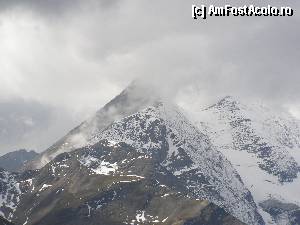 [P20] O ultima imagine cu Grossglockner, care e tot cu capul in nori » foto by RoF*
 - 
<span class="allrVoted glyphicon glyphicon-heart hidden" id="av374463"></span>
<a class="m-l-10 hidden" id="sv374463" onclick="voting_Foto_DelVot(,374463,12945)" role="button">șterge vot <span class="glyphicon glyphicon-remove"></span></a>
<a id="v9374463" class=" c-red"  onclick="voting_Foto_SetVot(374463)" role="button"><span class="glyphicon glyphicon-heart-empty"></span> <b>LIKE</b> = Votează poza</a> <img class="hidden"  id="f374463W9" src="/imagini/loader.gif" border="0" /><span class="AjErrMes hidden" id="e374463ErM"></span>