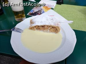 [P25] Un Apfelstrudel excelent la Cabana Edelweiss » foto by Mika
 - 
<span class="allrVoted glyphicon glyphicon-heart hidden" id="av1284178"></span>
<a class="m-l-10 hidden" id="sv1284178" onclick="voting_Foto_DelVot(,1284178,12945)" role="button">șterge vot <span class="glyphicon glyphicon-remove"></span></a>
<a id="v91284178" class=" c-red"  onclick="voting_Foto_SetVot(1284178)" role="button"><span class="glyphicon glyphicon-heart-empty"></span> <b>LIKE</b> = Votează poza</a> <img class="hidden"  id="f1284178W9" src="/imagini/loader.gif" border="0" /><span class="AjErrMes hidden" id="e1284178ErM"></span>