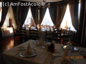 [P12] Castelul Lupilor - Un colț liber în sala de servire a restaurantului.  » foto by iulianic
 - 
<span class="allrVoted glyphicon glyphicon-heart hidden" id="av723868"></span>
<a class="m-l-10 hidden" id="sv723868" onclick="voting_Foto_DelVot(,723868,13069)" role="button">șterge vot <span class="glyphicon glyphicon-remove"></span></a>
<a id="v9723868" class=" c-red"  onclick="voting_Foto_SetVot(723868)" role="button"><span class="glyphicon glyphicon-heart-empty"></span> <b>LIKE</b> = Votează poza</a> <img class="hidden"  id="f723868W9" src="/imagini/loader.gif" border="0" /><span class="AjErrMes hidden" id="e723868ErM"></span>