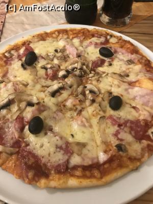 [P06] Pizza mea, foarte gustoasă<p> Pizzeria De La Casa » foto by krisstinna
 - 
<span class="allrVoted glyphicon glyphicon-heart hidden" id="av932840"></span>
<a class="m-l-10 hidden" id="sv932840" onclick="voting_Foto_DelVot(,932840,13069)" role="button">șterge vot <span class="glyphicon glyphicon-remove"></span></a>
<a id="v9932840" class=" c-red"  onclick="voting_Foto_SetVot(932840)" role="button"><span class="glyphicon glyphicon-heart-empty"></span> <b>LIKE</b> = Votează poza</a> <img class="hidden"  id="f932840W9" src="/imagini/loader.gif" border="0" /><span class="AjErrMes hidden" id="e932840ErM"></span>