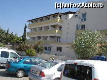 P23 [SEP-2012] hotelul Keskin 3* vazut dinspre plaja (spatele lui). 