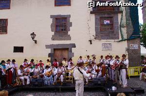 P21 [OCT-2013] spectacol cu cantece traditionale in capitala insulei