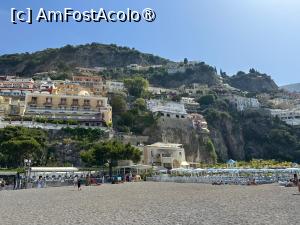 [P32] Positano, vedere dinspre mare » foto by MaraMura
 - 
<span class="allrVoted glyphicon glyphicon-heart hidden" id="av1489047"></span>
<a class="m-l-10 hidden" id="sv1489047" onclick="voting_Foto_DelVot(,1489047,13144)" role="button">șterge vot <span class="glyphicon glyphicon-remove"></span></a>
<a id="v91489047" class=" c-red"  onclick="voting_Foto_SetVot(1489047)" role="button"><span class="glyphicon glyphicon-heart-empty"></span> <b>LIKE</b> = Votează poza</a> <img class="hidden"  id="f1489047W9" src="/imagini/loader.gif" border="0" /><span class="AjErrMes hidden" id="e1489047ErM"></span>