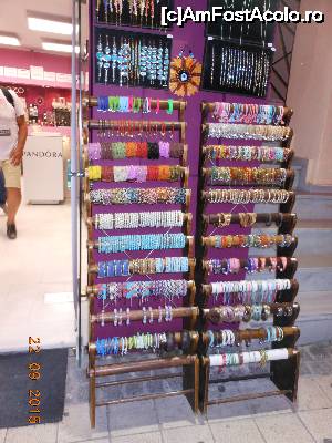 [P27] Parga - Podoabe ieftine.  » foto by iulianic
 - 
<span class="allrVoted glyphicon glyphicon-heart hidden" id="av681817"></span>
<a class="m-l-10 hidden" id="sv681817" onclick="voting_Foto_DelVot(,681817,13156)" role="button">șterge vot <span class="glyphicon glyphicon-remove"></span></a>
<a id="v9681817" class=" c-red"  onclick="voting_Foto_SetVot(681817)" role="button"><span class="glyphicon glyphicon-heart-empty"></span> <b>LIKE</b> = Votează poza</a> <img class="hidden"  id="f681817W9" src="/imagini/loader.gif" border="0" /><span class="AjErrMes hidden" id="e681817ErM"></span>