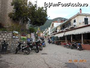 [P06] Parga - Scutere, scutere şi din nou scutere, pe toate străzile.  » foto by iulianic
 - 
<span class="allrVoted glyphicon glyphicon-heart hidden" id="av681796"></span>
<a class="m-l-10 hidden" id="sv681796" onclick="voting_Foto_DelVot(,681796,13156)" role="button">șterge vot <span class="glyphicon glyphicon-remove"></span></a>
<a id="v9681796" class=" c-red"  onclick="voting_Foto_SetVot(681796)" role="button"><span class="glyphicon glyphicon-heart-empty"></span> <b>LIKE</b> = Votează poza</a> <img class="hidden"  id="f681796W9" src="/imagini/loader.gif" border="0" /><span class="AjErrMes hidden" id="e681796ErM"></span>