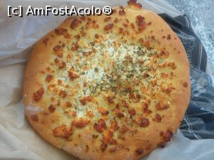 [P13] turta-placinta cu branza despre care povesteam ca la baza strazii cum coborati de la castel, la patiseria care are si frigidere cu prajituri pe dreapta cum intrati, in jurul orei 8 dimineata sau pana-n 8.30, scoate o tava cu 1 euro bucata » foto by sniga
 - 
<span class="allrVoted glyphicon glyphicon-heart hidden" id="av755884"></span>
<a class="m-l-10 hidden" id="sv755884" onclick="voting_Foto_DelVot(,755884,13156)" role="button">șterge vot <span class="glyphicon glyphicon-remove"></span></a>
<a id="v9755884" class=" c-red"  onclick="voting_Foto_SetVot(755884)" role="button"><span class="glyphicon glyphicon-heart-empty"></span> <b>LIKE</b> = Votează poza</a> <img class="hidden"  id="f755884W9" src="/imagini/loader.gif" border="0" /><span class="AjErrMes hidden" id="e755884ErM"></span>