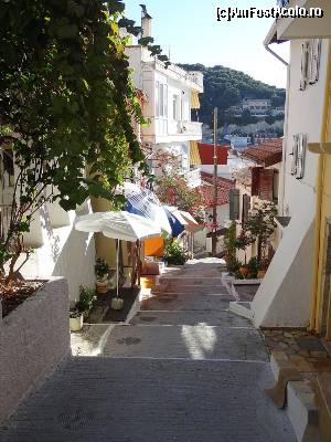 [P02] Strada care coboara de la castel spre port.  » foto by BOGDAN DSN
 - 
<span class="allrVoted glyphicon glyphicon-heart hidden" id="av589067"></span>
<a class="m-l-10 hidden" id="sv589067" onclick="voting_Foto_DelVot(,589067,13156)" role="button">șterge vot <span class="glyphicon glyphicon-remove"></span></a>
<a id="v9589067" class=" c-red"  onclick="voting_Foto_SetVot(589067)" role="button"><span class="glyphicon glyphicon-heart-empty"></span> <b>LIKE</b> = Votează poza</a> <img class="hidden"  id="f589067W9" src="/imagini/loader.gif" border="0" /><span class="AjErrMes hidden" id="e589067ErM"></span>