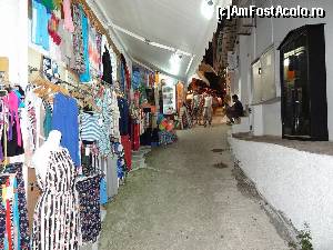 [P04] Strada cu cele mai multe magazine - pleaca de la castel spre port » foto by BOGDAN DSN
 - 
<span class="allrVoted glyphicon glyphicon-heart hidden" id="av589069"></span>
<a class="m-l-10 hidden" id="sv589069" onclick="voting_Foto_DelVot(,589069,13156)" role="button">șterge vot <span class="glyphicon glyphicon-remove"></span></a>
<a id="v9589069" class=" c-red"  onclick="voting_Foto_SetVot(589069)" role="button"><span class="glyphicon glyphicon-heart-empty"></span> <b>LIKE</b> = Votează poza</a> <img class="hidden"  id="f589069W9" src="/imagini/loader.gif" border="0" /><span class="AjErrMes hidden" id="e589069ErM"></span>