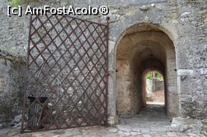 [P11] Intrarea în fortăreață.  » foto by Ioan Raita
 - 
<span class="allrVoted glyphicon glyphicon-heart hidden" id="av817205"></span>
<a class="m-l-10 hidden" id="sv817205" onclick="voting_Foto_DelVot(,817205,13156)" role="button">șterge vot <span class="glyphicon glyphicon-remove"></span></a>
<a id="v9817205" class=" c-red"  onclick="voting_Foto_SetVot(817205)" role="button"><span class="glyphicon glyphicon-heart-empty"></span> <b>LIKE</b> = Votează poza</a> <img class="hidden"  id="f817205W9" src="/imagini/loader.gif" border="0" /><span class="AjErrMes hidden" id="e817205ErM"></span>