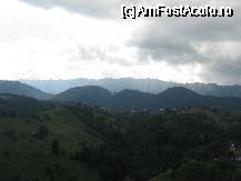 [P01] Satul Pestera. Vedere catre Piatra Craiului. Satul Pestera (Moieciu) se afla in mijlocul Rezervatiei Naturale Piatra Craiului. » foto by Victor1
 - 
<span class="allrVoted glyphicon glyphicon-heart hidden" id="av64003"></span>
<a class="m-l-10 hidden" id="sv64003" onclick="voting_Foto_DelVot(,64003,13179)" role="button">șterge vot <span class="glyphicon glyphicon-remove"></span></a>
<a id="v964003" class=" c-red"  onclick="voting_Foto_SetVot(64003)" role="button"><span class="glyphicon glyphicon-heart-empty"></span> <b>LIKE</b> = Votează poza</a> <img class="hidden"  id="f64003W9" src="/imagini/loader.gif" border="0" /><span class="AjErrMes hidden" id="e64003ErM"></span>