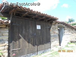 [P13] Arbanasi - Porți ferecate și ziduri de piatră.  » foto by iulianic
 - 
<span class="allrVoted glyphicon glyphicon-heart hidden" id="av753197"></span>
<a class="m-l-10 hidden" id="sv753197" onclick="voting_Foto_DelVot(,753197,13213)" role="button">șterge vot <span class="glyphicon glyphicon-remove"></span></a>
<a id="v9753197" class=" c-red"  onclick="voting_Foto_SetVot(753197)" role="button"><span class="glyphicon glyphicon-heart-empty"></span> <b>LIKE</b> = Votează poza</a> <img class="hidden"  id="f753197W9" src="/imagini/loader.gif" border="0" /><span class="AjErrMes hidden" id="e753197ErM"></span>