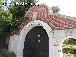 [P15] Arbanasi - Intrarea în Mănăstirea Sfântul Nicolae.  » foto by iulianic
 - 
<span class="allrVoted glyphicon glyphicon-heart hidden" id="av753199"></span>
<a class="m-l-10 hidden" id="sv753199" onclick="voting_Foto_DelVot(,753199,13213)" role="button">șterge vot <span class="glyphicon glyphicon-remove"></span></a>
<a id="v9753199" class=" c-red"  onclick="voting_Foto_SetVot(753199)" role="button"><span class="glyphicon glyphicon-heart-empty"></span> <b>LIKE</b> = Votează poza</a> <img class="hidden"  id="f753199W9" src="/imagini/loader.gif" border="0" /><span class="AjErrMes hidden" id="e753199ErM"></span>