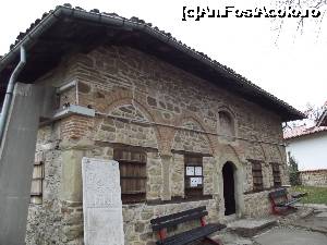 [P12] Intrarea în biserica Naşterea Domnului » foto by irinad
 - 
<span class="allrVoted glyphicon glyphicon-heart hidden" id="av704381"></span>
<a class="m-l-10 hidden" id="sv704381" onclick="voting_Foto_DelVot(,704381,13213)" role="button">șterge vot <span class="glyphicon glyphicon-remove"></span></a>
<a id="v9704381" class=" c-red"  onclick="voting_Foto_SetVot(704381)" role="button"><span class="glyphicon glyphicon-heart-empty"></span> <b>LIKE</b> = Votează poza</a> <img class="hidden"  id="f704381W9" src="/imagini/loader.gif" border="0" /><span class="AjErrMes hidden" id="e704381ErM"></span>