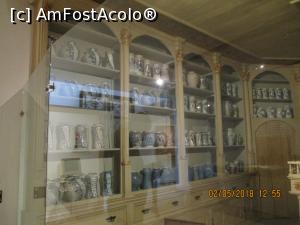 [P09] Ceramică foarte frumoasă în dulapurile farmaciei.  » foto by elviramvio
 - 
<span class="allrVoted glyphicon glyphicon-heart hidden" id="av984278"></span>
<a class="m-l-10 hidden" id="sv984278" onclick="voting_Foto_DelVot(,984278,13214)" role="button">șterge vot <span class="glyphicon glyphicon-remove"></span></a>
<a id="v9984278" class=" c-red"  onclick="voting_Foto_SetVot(984278)" role="button"><span class="glyphicon glyphicon-heart-empty"></span> <b>LIKE</b> = Votează poza</a> <img class="hidden"  id="f984278W9" src="/imagini/loader.gif" border="0" /><span class="AjErrMes hidden" id="e984278ErM"></span>