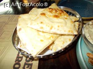 [P11] Focaccia cu usturoi » foto by Zoazore
 - 
<span class="allrVoted glyphicon glyphicon-heart hidden" id="av1485295"></span>
<a class="m-l-10 hidden" id="sv1485295" onclick="voting_Foto_DelVot(,1485295,13316)" role="button">șterge vot <span class="glyphicon glyphicon-remove"></span></a>
<a id="v91485295" class=" c-red"  onclick="voting_Foto_SetVot(1485295)" role="button"><span class="glyphicon glyphicon-heart-empty"></span> <b>LIKE</b> = Votează poza</a> <img class="hidden"  id="f1485295W9" src="/imagini/loader.gif" border="0" /><span class="AjErrMes hidden" id="e1485295ErM"></span>
