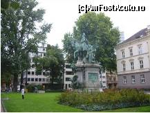 [P29] O altă statuie din Martin-Luther-Platz » foto by iccata
 - 
<span class="allrVoted glyphicon glyphicon-heart hidden" id="av455563"></span>
<a class="m-l-10 hidden" id="sv455563" onclick="voting_Foto_DelVot(,455563,13326)" role="button">șterge vot <span class="glyphicon glyphicon-remove"></span></a>
<a id="v9455563" class=" c-red"  onclick="voting_Foto_SetVot(455563)" role="button"><span class="glyphicon glyphicon-heart-empty"></span> <b>LIKE</b> = Votează poza</a> <img class="hidden"  id="f455563W9" src="/imagini/loader.gif" border="0" /><span class="AjErrMes hidden" id="e455563ErM"></span>