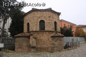 [P19] Ravenna, Battistero degli Ariani, scufundat în pământ » foto by mprofeanu
 - 
<span class="allrVoted glyphicon glyphicon-heart hidden" id="av1348800"></span>
<a class="m-l-10 hidden" id="sv1348800" onclick="voting_Foto_DelVot(,1348800,13338)" role="button">șterge vot <span class="glyphicon glyphicon-remove"></span></a>
<a id="v91348800" class=" c-red"  onclick="voting_Foto_SetVot(1348800)" role="button"><span class="glyphicon glyphicon-heart-empty"></span> <b>LIKE</b> = Votează poza</a> <img class="hidden"  id="f1348800W9" src="/imagini/loader.gif" border="0" /><span class="AjErrMes hidden" id="e1348800ErM"></span>