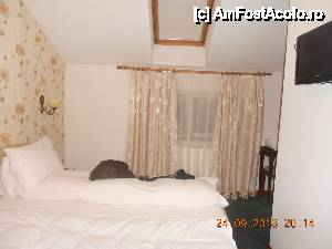 [P03] camera vazuta de la intrare. in dreapta era baia.  » foto by nicolcrys
 - 
<span class="allrVoted glyphicon glyphicon-heart hidden" id="av473693"></span>
<a class="m-l-10 hidden" id="sv473693" onclick="voting_Foto_DelVot(,473693,13369)" role="button">șterge vot <span class="glyphicon glyphicon-remove"></span></a>
<a id="v9473693" class=" c-red"  onclick="voting_Foto_SetVot(473693)" role="button"><span class="glyphicon glyphicon-heart-empty"></span> <b>LIKE</b> = Votează poza</a> <img class="hidden"  id="f473693W9" src="/imagini/loader.gif" border="0" /><span class="AjErrMes hidden" id="e473693ErM"></span>