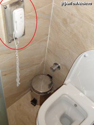 [P44] Foto 42 - Camera 1117 - Telefonul de urgenta este montat in cabina WC-ului!!!  » foto by Wayfarer
 - 
<span class="allrVoted glyphicon glyphicon-heart hidden" id="av668177"></span>
<a class="m-l-10 hidden" id="sv668177" onclick="voting_Foto_DelVot(,668177,13397)" role="button">șterge vot <span class="glyphicon glyphicon-remove"></span></a>
<a id="v9668177" class=" c-red"  onclick="voting_Foto_SetVot(668177)" role="button"><span class="glyphicon glyphicon-heart-empty"></span> <b>LIKE</b> = Votează poza</a> <img class="hidden"  id="f668177W9" src="/imagini/loader.gif" border="0" /><span class="AjErrMes hidden" id="e668177ErM"></span>