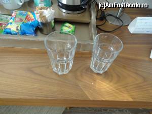 [P48] Foto 46 - Camera 1117 - Am platit 3 adulti dar avem doar 2 pahare si acestea...  » foto by Wayfarer
 - 
<span class="allrVoted glyphicon glyphicon-heart hidden" id="av668183"></span>
<a class="m-l-10 hidden" id="sv668183" onclick="voting_Foto_DelVot(,668183,13397)" role="button">șterge vot <span class="glyphicon glyphicon-remove"></span></a>
<a id="v9668183" class=" c-red"  onclick="voting_Foto_SetVot(668183)" role="button"><span class="glyphicon glyphicon-heart-empty"></span> <b>LIKE</b> = Votează poza</a> <img class="hidden"  id="f668183W9" src="/imagini/loader.gif" border="0" /><span class="AjErrMes hidden" id="e668183ErM"></span>