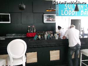 [P13] Lobby bar, in centru 'pe covorul rosu', bauturile contra cost.  » foto by bobyrodin
 - 
<span class="allrVoted glyphicon glyphicon-heart hidden" id="av538121"></span>
<a class="m-l-10 hidden" id="sv538121" onclick="voting_Foto_DelVot(,538121,13407)" role="button">șterge vot <span class="glyphicon glyphicon-remove"></span></a>
<a id="v9538121" class=" c-red"  onclick="voting_Foto_SetVot(538121)" role="button"><span class="glyphicon glyphicon-heart-empty"></span> <b>LIKE</b> = Votează poza</a> <img class="hidden"  id="f538121W9" src="/imagini/loader.gif" border="0" /><span class="AjErrMes hidden" id="e538121ErM"></span>