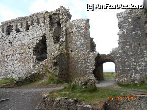 [P19] Irlanda - Dunamase Castle; intrarea principala vazuta din incinta.  » foto by Diaura*
 - 
<span class="allrVoted glyphicon glyphicon-heart hidden" id="av440226"></span>
<a class="m-l-10 hidden" id="sv440226" onclick="voting_Foto_DelVot(,440226,13555)" role="button">șterge vot <span class="glyphicon glyphicon-remove"></span></a>
<a id="v9440226" class=" c-red"  onclick="voting_Foto_SetVot(440226)" role="button"><span class="glyphicon glyphicon-heart-empty"></span> <b>LIKE</b> = Votează poza</a> <img class="hidden"  id="f440226W9" src="/imagini/loader.gif" border="0" /><span class="AjErrMes hidden" id="e440226ErM"></span>