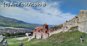 [P01] Castelul din Berat - vedere panoramica, Biserica Sfintei Treimi, sec al XIII-lea, cu picturi murale si coloane din ruine antice » foto by raducondurache
 - 
<span class="allrVoted glyphicon glyphicon-heart hidden" id="av1290669"></span>
<a class="m-l-10 hidden" id="sv1290669" onclick="voting_Foto_DelVot(,1290669,13585)" role="button">șterge vot <span class="glyphicon glyphicon-remove"></span></a>
<a id="v91290669" class=" c-red"  onclick="voting_Foto_SetVot(1290669)" role="button"><span class="glyphicon glyphicon-heart-empty"></span> <b>LIKE</b> = Votează poza</a> <img class="hidden"  id="f1290669W9" src="/imagini/loader.gif" border="0" /><span class="AjErrMes hidden" id="e1290669ErM"></span>